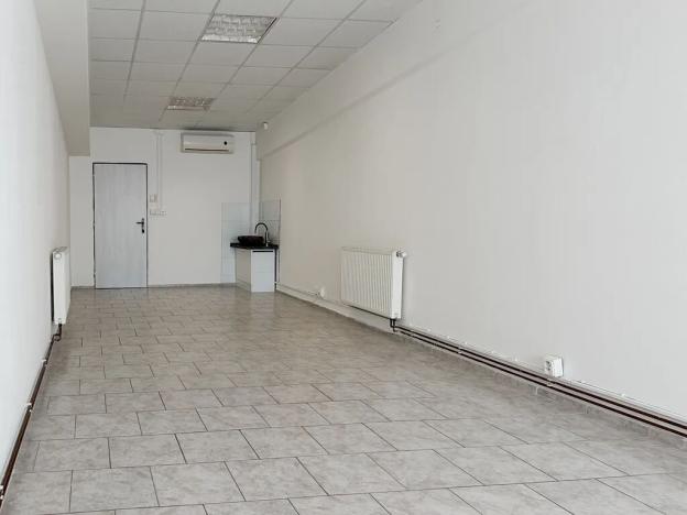 Pronájem obchodního prostoru, Kopřivnice, Štefánikova, 37 m2