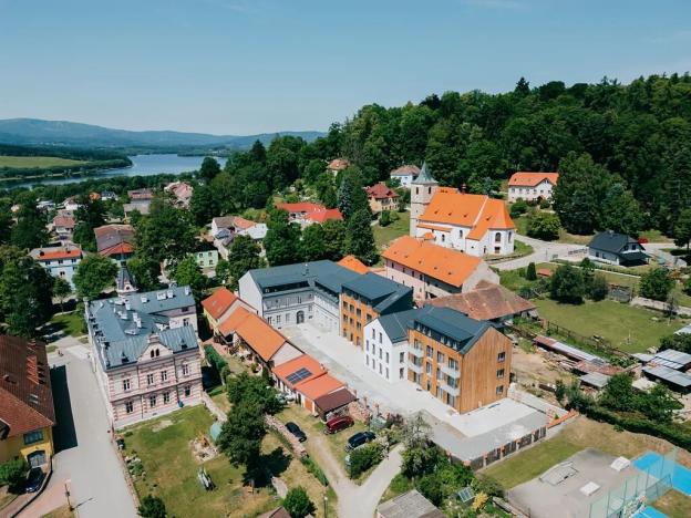 Prodej bytu 2+kk, Horní Planá, Náměstí, 59 m2