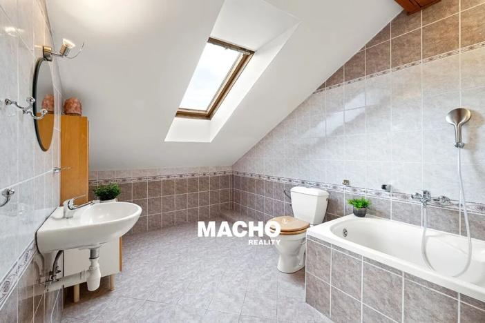 Prodej rodinného domu, Řitka, U vodojemu, 333 m2