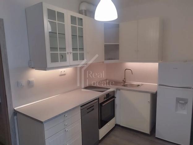 Pronájem bytu 1+kk, Praha - Modřany, Soukalova, 35 m2