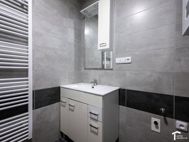 Pronájem bytu 2+kk, Pardubice - Zelené Předměstí, Sladkovského, 90 m2