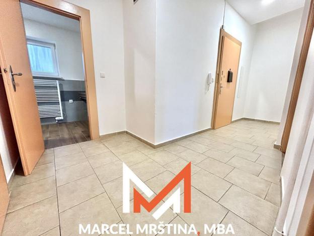 Pronájem bytu 2+1, Náchod, Husovo náměstí, 74 m2