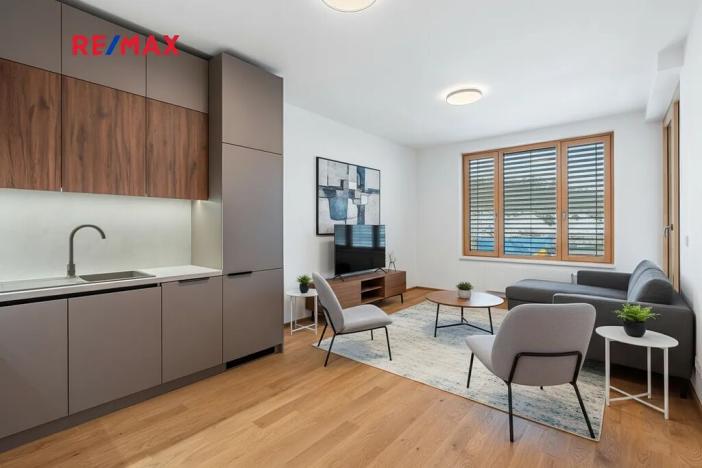 Pronájem bytu 2+kk, Praha - Radlice, U Komína, 54 m2