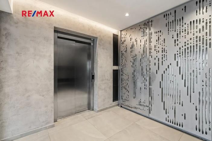 Pronájem bytu 2+kk, Praha - Radlice, U Komína, 54 m2