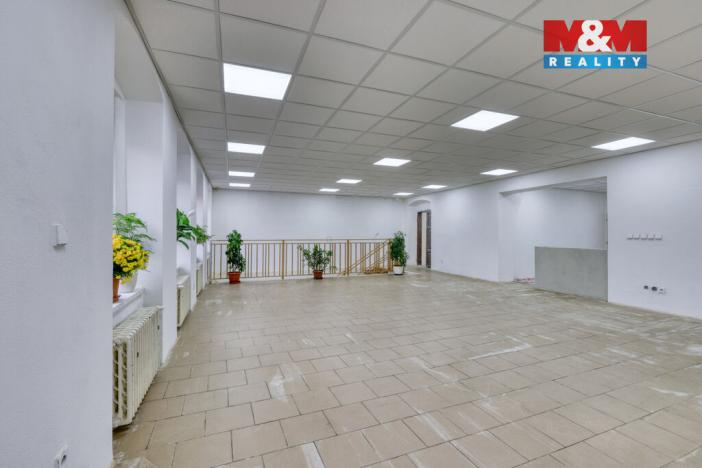 Pronájem obchodního prostoru, Přeštice, Masarykovo nám., 183 m2