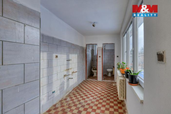 Pronájem obchodního prostoru, Přeštice, Masarykovo nám., 183 m2