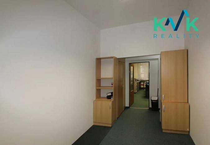 Pronájem kanceláře, Karlovy Vary, K. Čapka, 60 m2