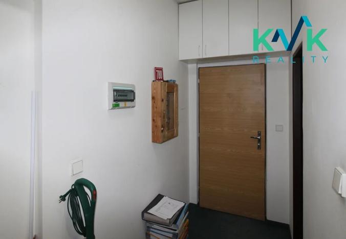 Pronájem kanceláře, Karlovy Vary, K. Čapka, 60 m2