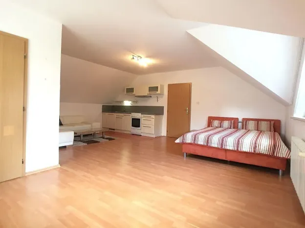Pronájem bytu 1+kk, Praha, Květnového povstání, 60 m2
