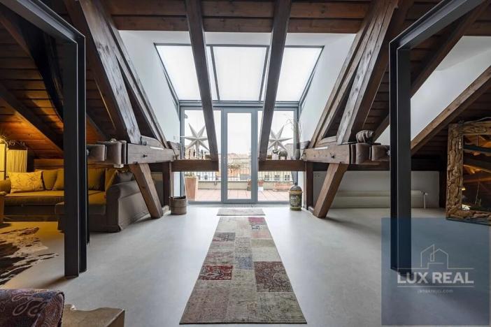 Prodej atypického bytu, Mikulov, Komenského, 164 m2