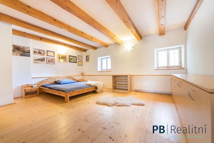 Prodej rodinného domu, Křemže, 450 m2