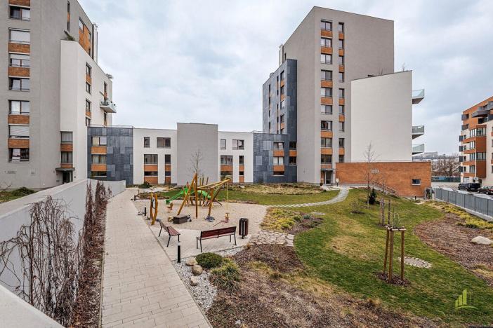 Pronájem bytu 1+kk, Praha - Holešovice, V háji, 35 m2