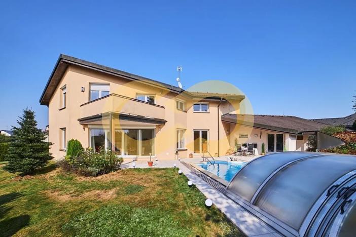 Prodej atypického bytu, Planá nad Lužnicí, Harrachova, 150 m2