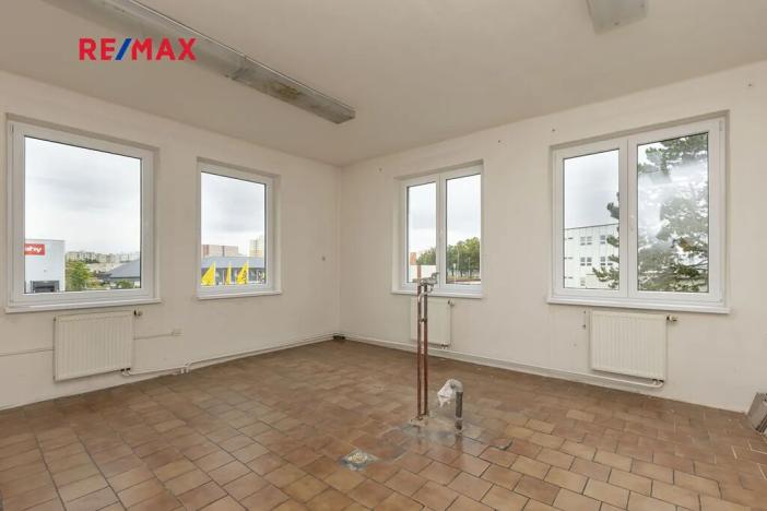 Pronájem kanceláře, Pardubice, Husova, 242 m2