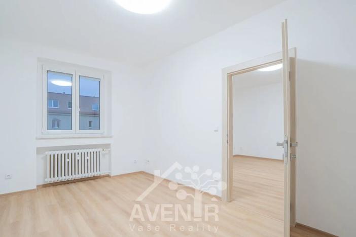 Pronájem bytu 3+1, Zlín, Benešovo nábřeží, 72 m2