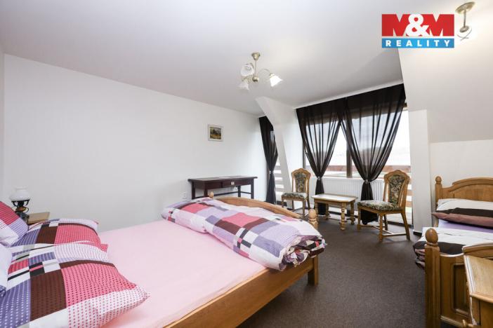 Prodej obchodního prostoru, Zvole, 1860 m2