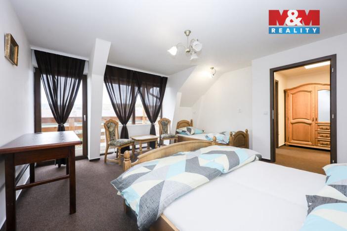 Prodej obchodního prostoru, Zvole, 1860 m2