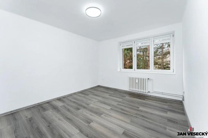 Pronájem bytu 3+1, Praha - Čakovice, U Párníků, 54 m2