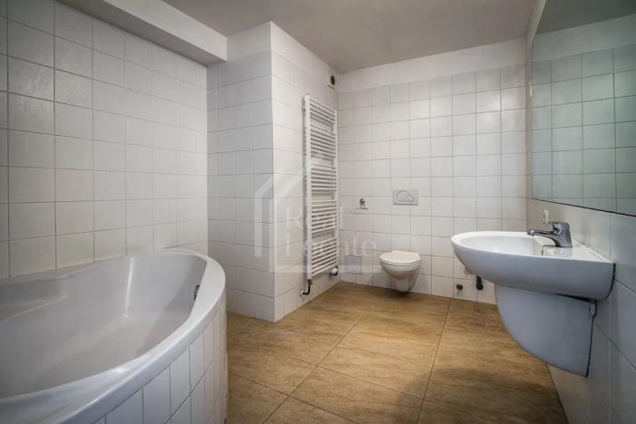 Pronájem bytu 2+kk, Praha - Holešovice, Komunardů, 48 m2