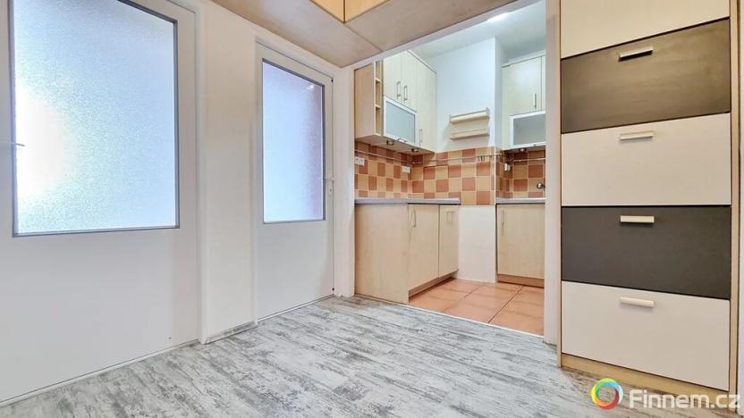 Prodej bytu 2+1, Praha - Řepy, Skuteckého, 47 m2