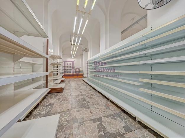 Pronájem obchodního prostoru, Jindřichův Hradec, nám. Míru, 520 m2