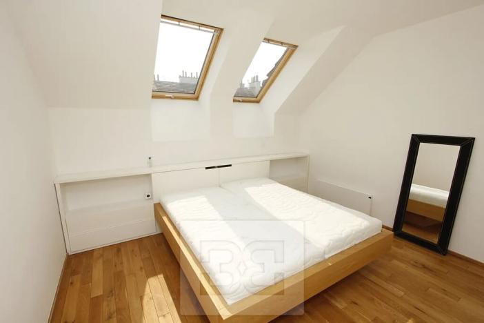 Pronájem bytu 3+kk, Praha - Bubeneč, U studánky, 83 m2