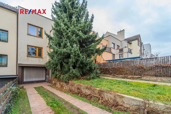 Prodej rodinného domu, Praha - Modřany, K dolům, 390 m2