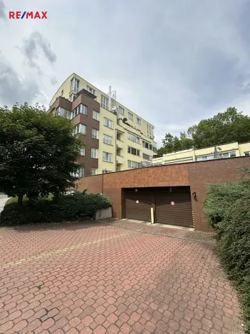 Prodej garáže, Praha - Košíře, Zahradníčkova, 18 m2