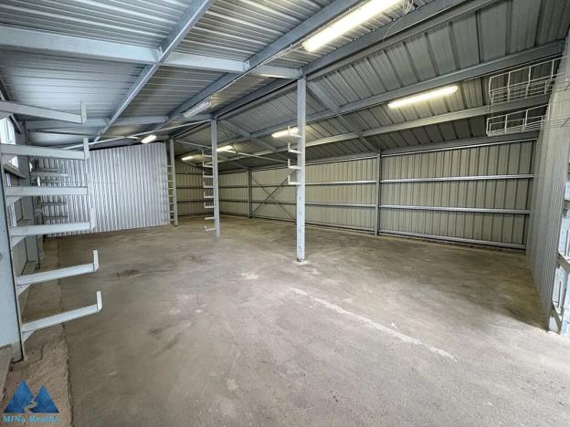 Pronájem skladu, Mladé Buky, 165 m2