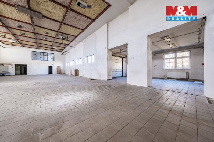 Prodej výrobních prostor, Načeradec, Zámecké náměstí, 1800 m2