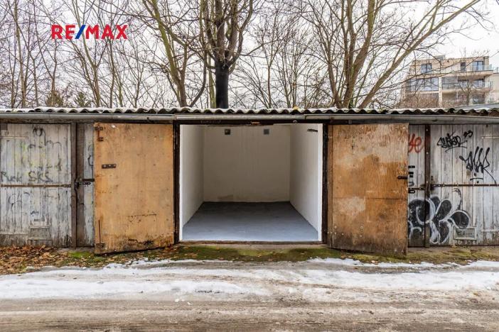 Prodej garáže, Praha - Břevnov, 18 m2