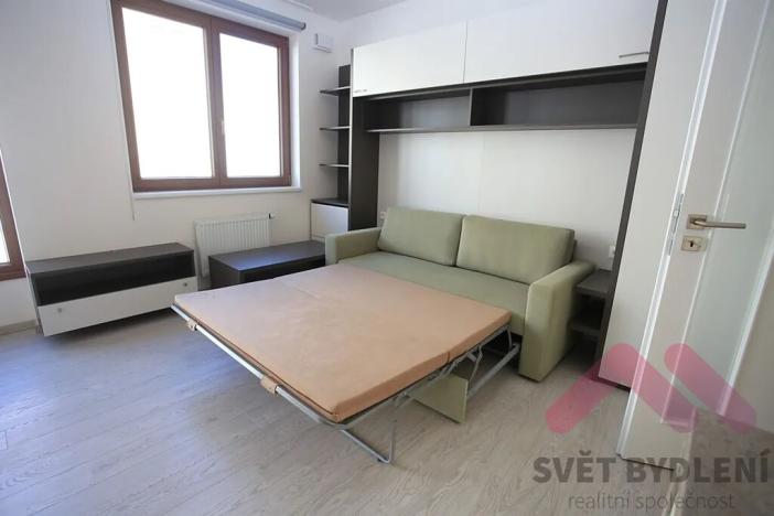 Pronájem bytu 1+kk, Praha - Nusle, Ctiradova, 34 m2