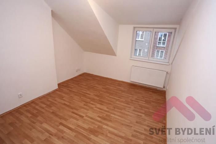 Pronájem bytu 2+1, Praha - Vršovice, Tolstého, 42 m2