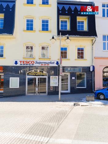 Pronájem obchodního prostoru, Tišnov, nám. Komenského, 21 m2