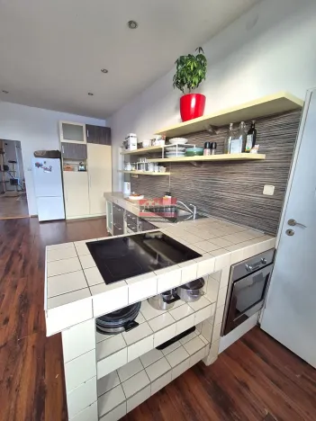 Pronájem bytu 2+1, Tábor, nám. F. Křižíka, 70 m2