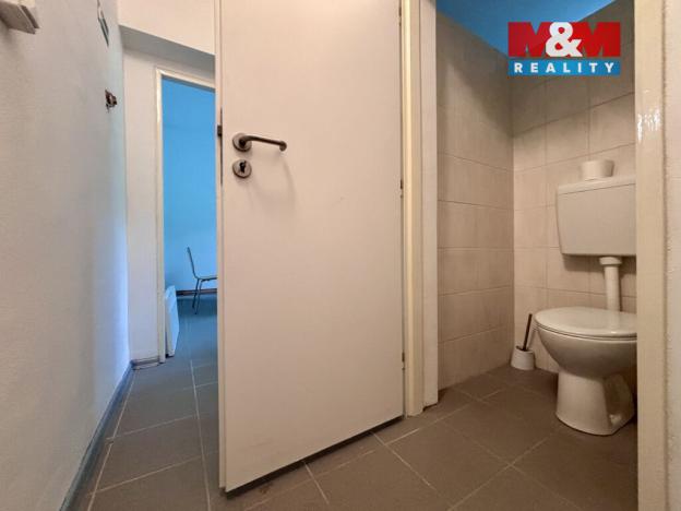 Pronájem skladu, Čestice, 650 m2