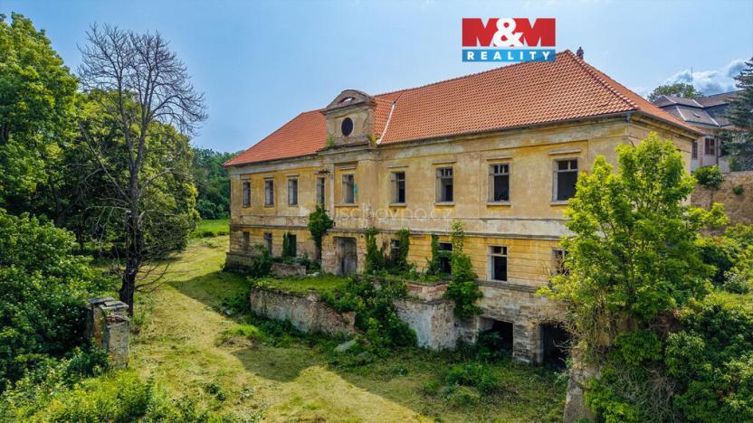 Prodej historického objektu, Zvoleněves, 5000 m2