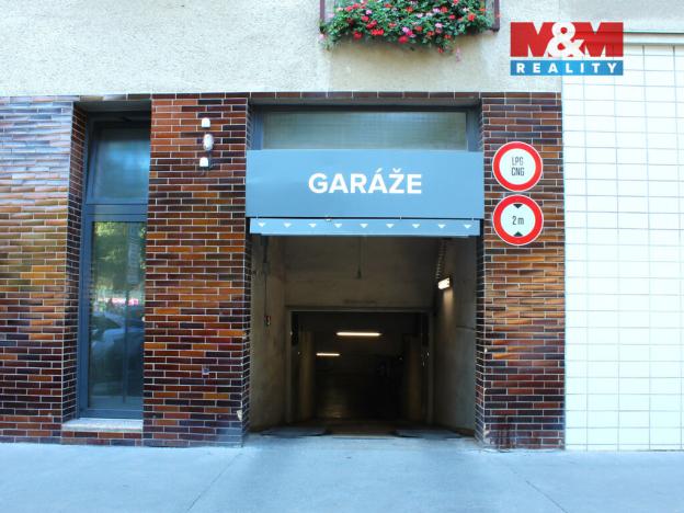Pronájem garážového stání, Praha - Holešovice, Tusarova, 12 m2