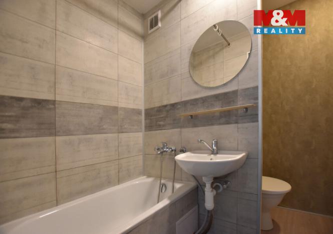 Pronájem bytu 2+kk, Hradec Králové - Třebeš, třída Edvarda Beneše, 41 m2