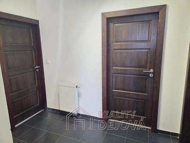 Prodej rodinného domu, Hrabyně, 180 m2