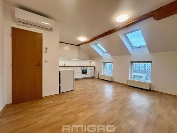 Pronájem bytu 2+kk, Brno, Poděbradova, 47 m2