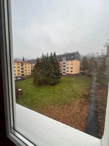 Pronájem bytu 1+1, Karlovy Vary, Maďarská, 36 m2