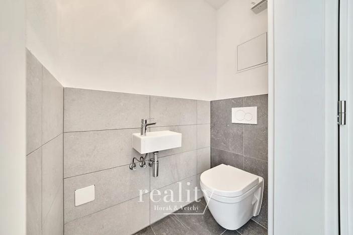 Pronájem bytu 2+kk, Znojmo, Hrušňová, 60 m2