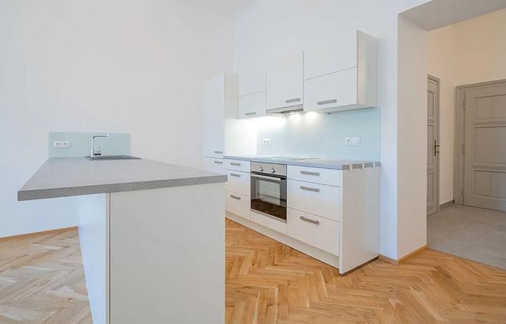 Pronájem bytu 4+kk, Praha, Křižíkova, 111 m2