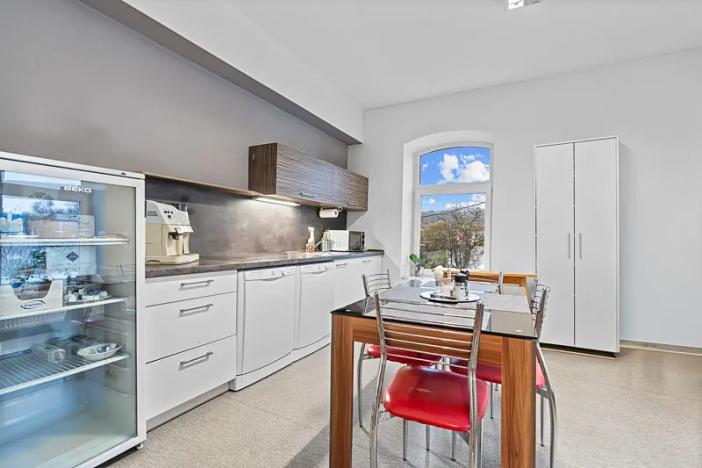 Prodej obchodního prostoru, Zlín, Bezručova, 1976 m2