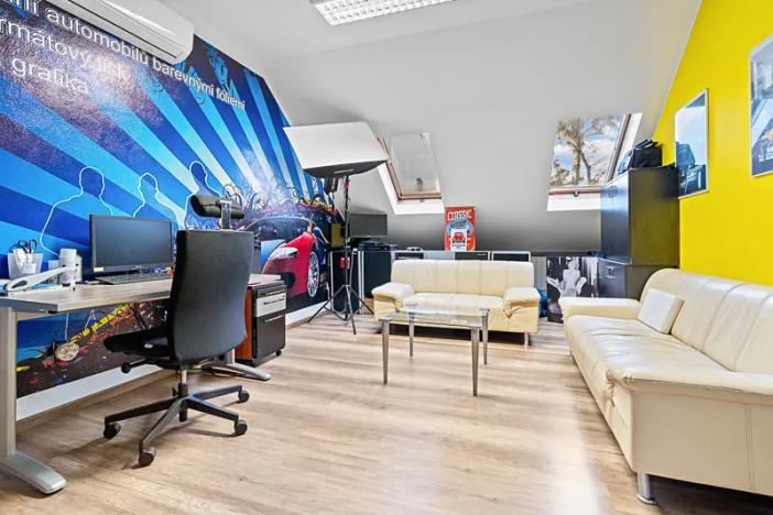 Prodej obchodního prostoru, Zlín, Bezručova, 1976 m2