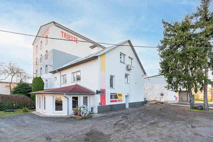 Prodej obchodního prostoru, Zlín, Bezručova, 1976 m2