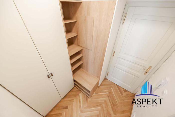 Pronájem bytu 1+kk, Praha - Bubeneč, Keramická, 25 m2