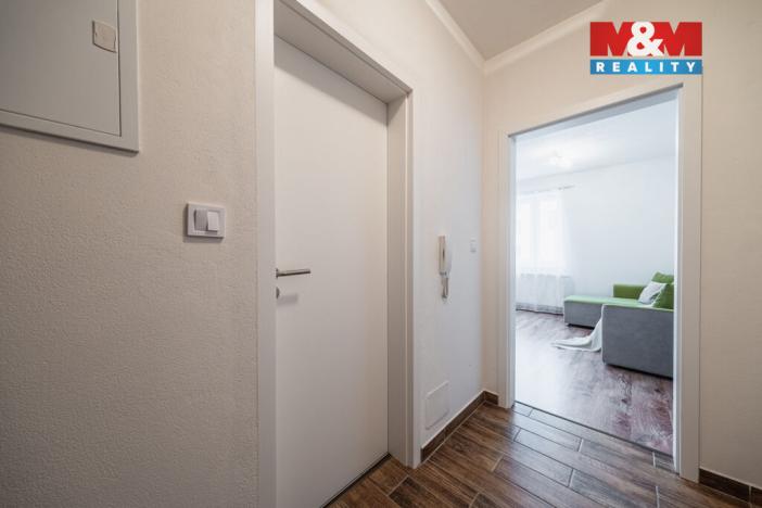 Pronájem bytu 1+kk, Velký Osek, U hřiště, 38 m2