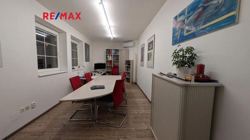 Pronájem kanceláře, Praha - Strašnice, Světická, 185 m2